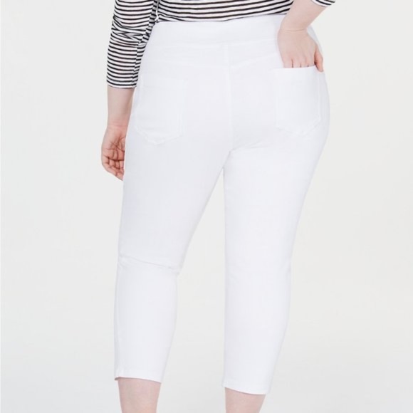 (NWT) Hue Women's White Classic Smooth Denim Capri Leggings, Sizes XS or XXXL - Picture 8 of 8